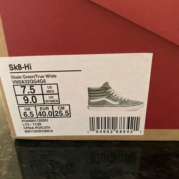 VANS - Picture 3 of 7